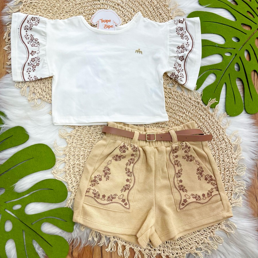 Conj Blusa Off Floral e Short Caqui com cinto